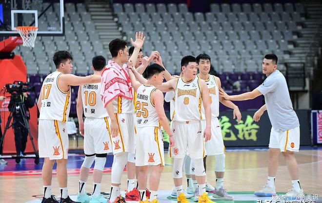 辽宁队在与山西队的比赛中保持了领先地位