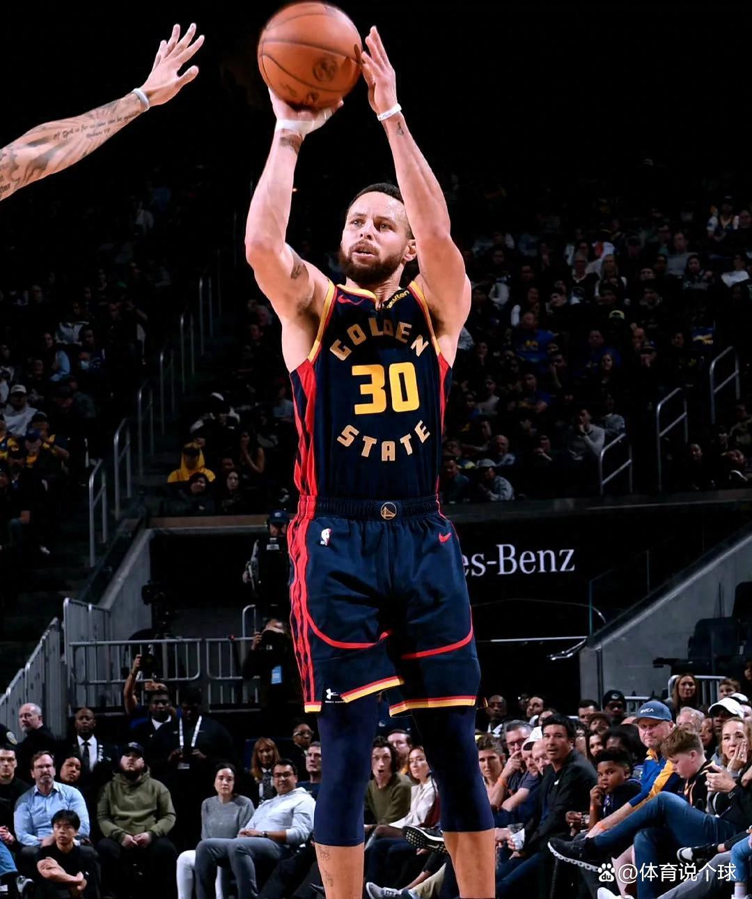 包含勇士力克老鹰，后卫整体发挥亮眼，领先对手一步的词条